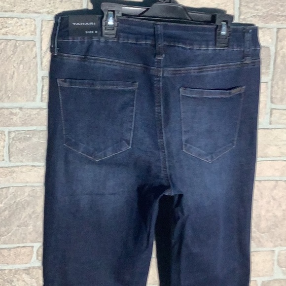 TAHARI NEW - Sz 8 / 29 - classic skinny jeans - soft feel & comfy stretch - Picture 2 of 7